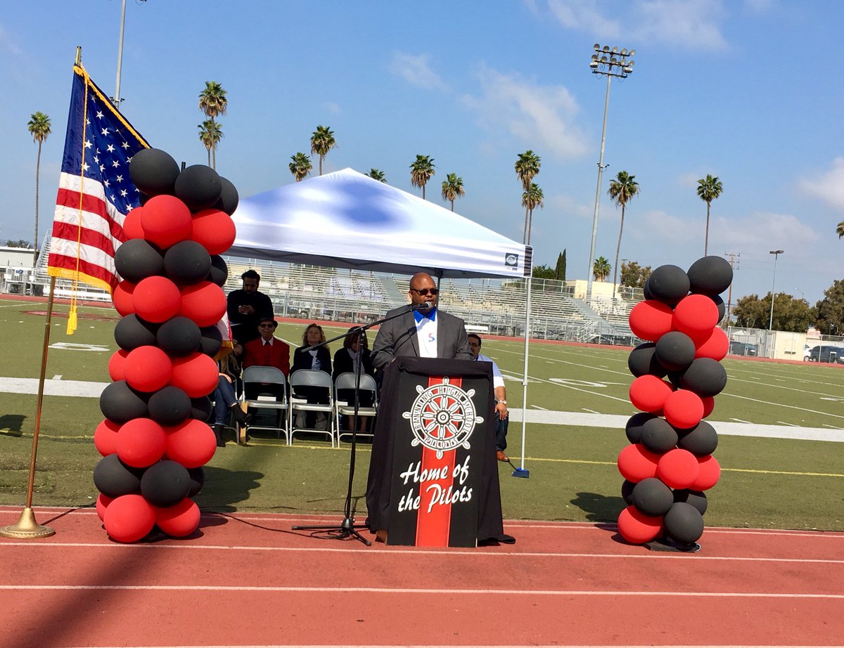 LAschoolsSouth's tweet photo. βThe A in STEAMβ GALA kicking off opening ceremony. #STEAMnSouth https://t.co/UEgPQmuKye