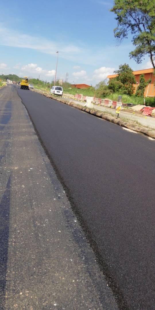 RCKuantan's tweet image. FT03 Sek 355 Jln Kuantan Kemaman

Alhamdulillah akhirnya siap juga kerja Berkala Pavemen diPenggorak (Tiong Nam) pengguna dinasihatkn berhati2 melalui laluan ini kerana kerja2 roadmarking masih dlm progres #teamroadcare

@Roadcare_Msia @JkrKuantan @JKRMalaysia @MOWorks @JKRPAHANG