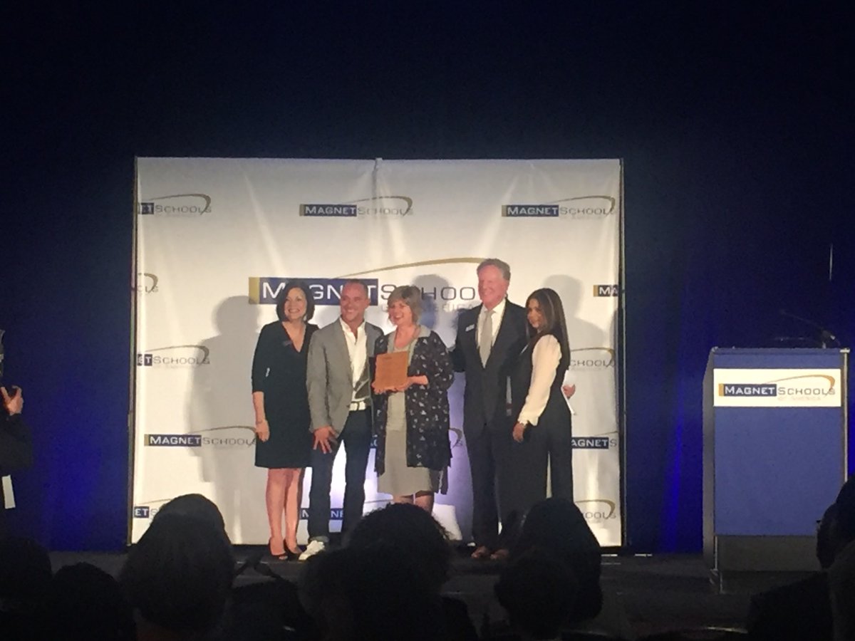 janicejackson's tweet photo. Double congratulations are in order for @FFAC225 after @MagnetSchlsMSA named them a School of Distinction and Mrs. Koreman, Visual Arts instructor is MSA's Teacher of the Year. @KDJChicago @CPSTeachLearn #letyourlightshine #MSA2018 #IamCPS! https://t.co/btL6sszSGD