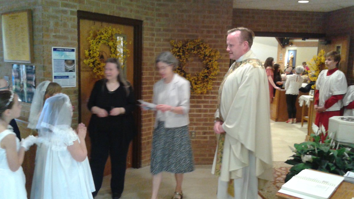 suemackaysas's tweet photo. God Bless our angels on their First Communion! @staugustineelem #sharethegood https://t.co/ooH9xE8Q66