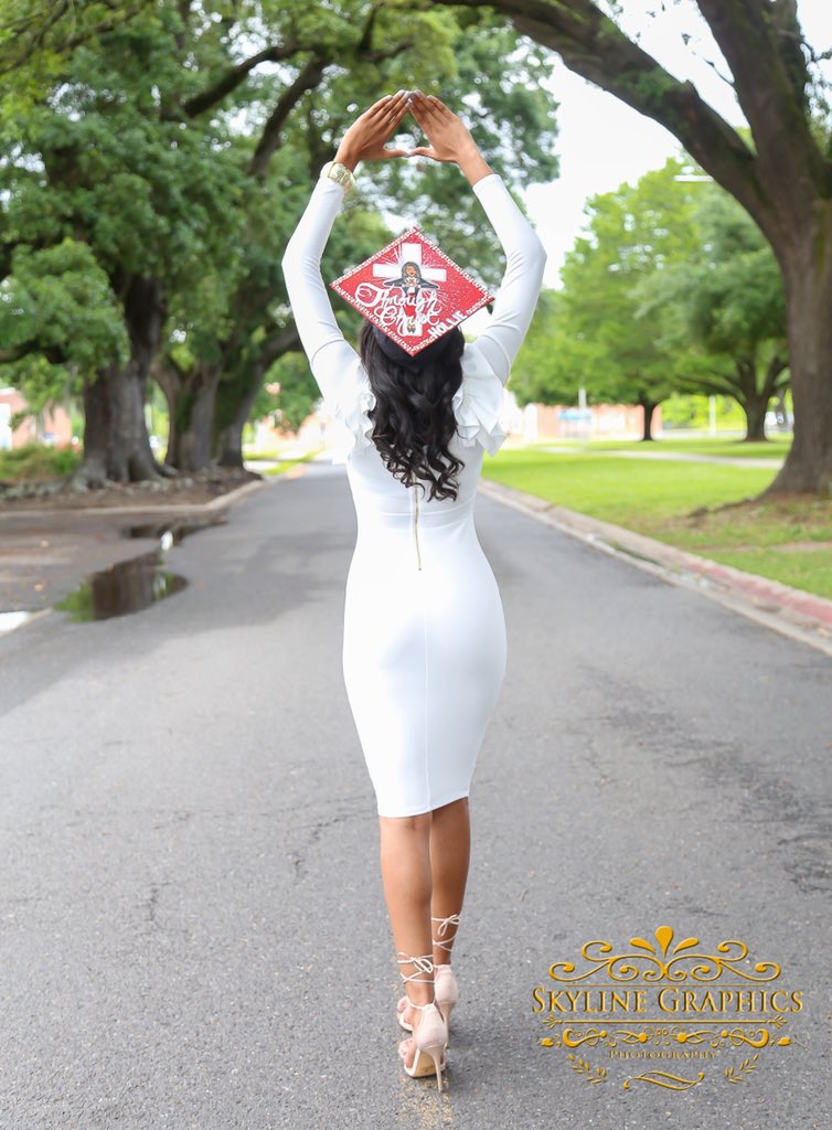 HollieRicard's tweet photo. And Iโm out! Thank you SU for an amazing experience. Iโm so greATful for everything. Thank you God. #HBCUGrad #FOREVERSU ๐๐ https://t.co/2oxf7XgO5Z