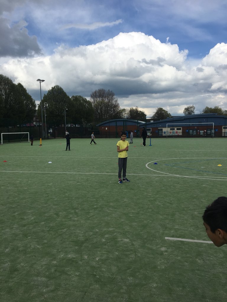 roefieldcricket's tweet photo. Itโs sunny but rather nippy @SMwSJPrimary for todayโs @LCFEducation @Chance2Shine Street session . The heat on the ball from bowlers and batters is certainly warming things up. Several hits out the park , over the fence and onto the road #fetchthat https://t.co/f8Ly7KlTLN