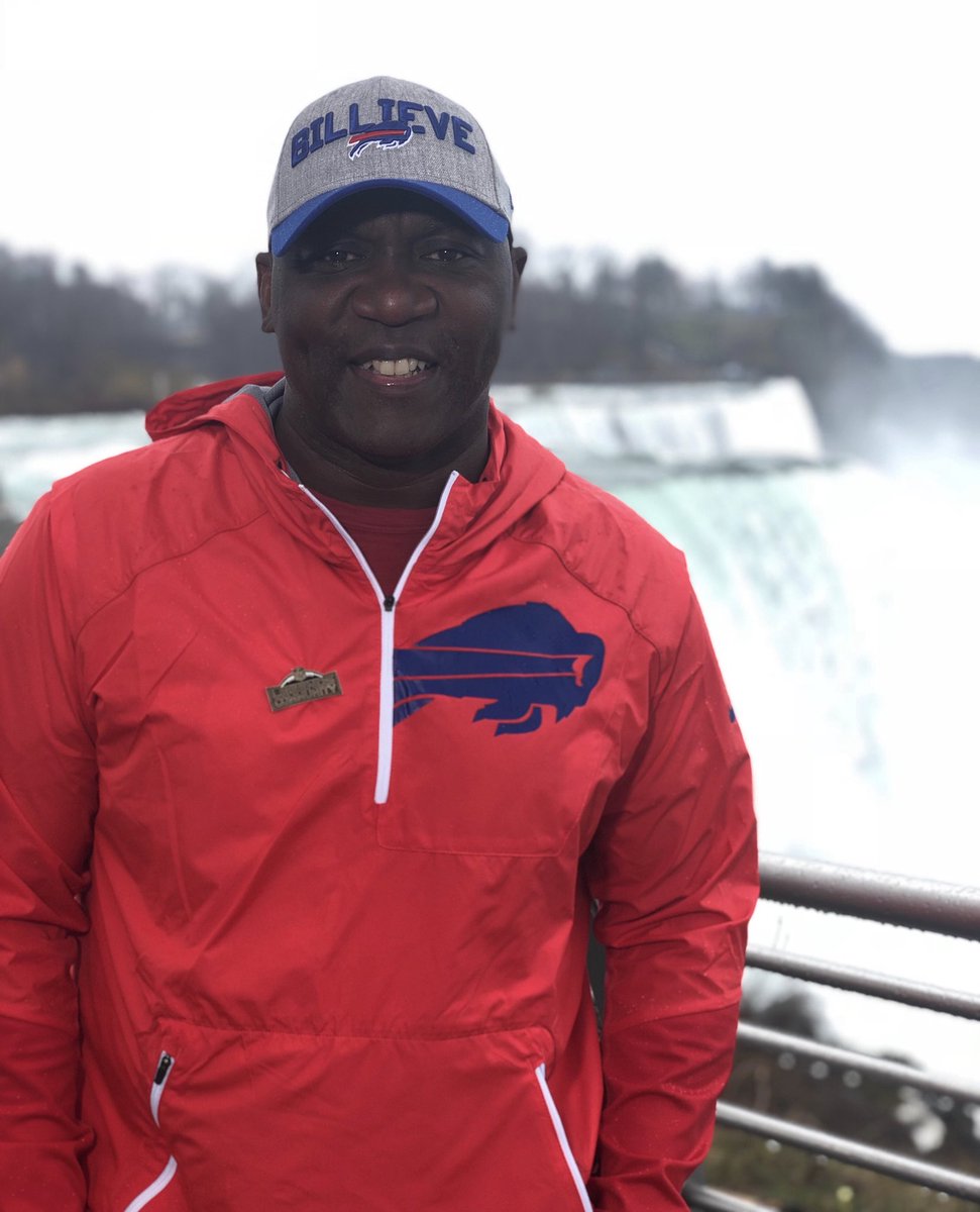BuffaloBills's tweet image. Coming soon: Thurman Thomas announcing our 4th round pick from Niagara Falls! #NFLDraft