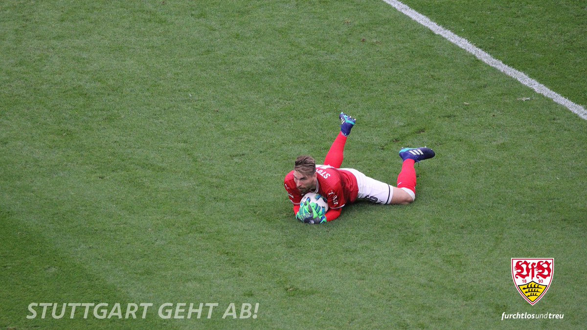 VfB's tweet photo. Die 0⃣ steht, dank Ron-Robert #Zieler❗️💪👏 #Elfmeterkiller
#VfB #stuttgartgehtab #B04VfB 0:0 https://t.co/Ya5w3HCYZf