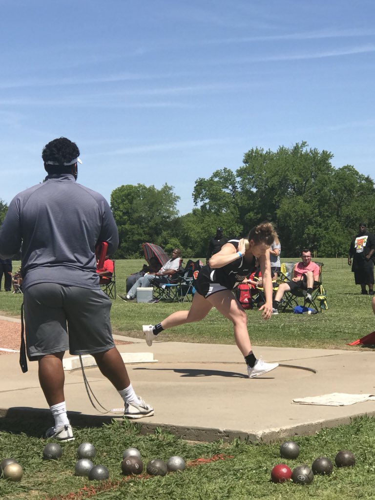 princeton_track's tweet photo. 1st year to ever throw shot, Haley had a great season. Today she threw 34’ 5! She is just a junior!! Watch out, she wil be back!! #ptrack https://t.co/ozDDoeAWqo