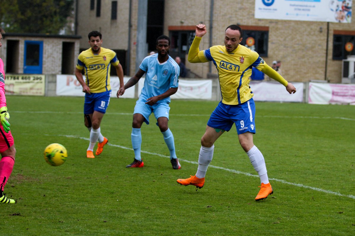 Nothing stopping <a href="/ElliottBuchs/">ElliottBuchs</a> now. 2nd goal of the game, @stainestownfc 2-2 @ThurrockFC !