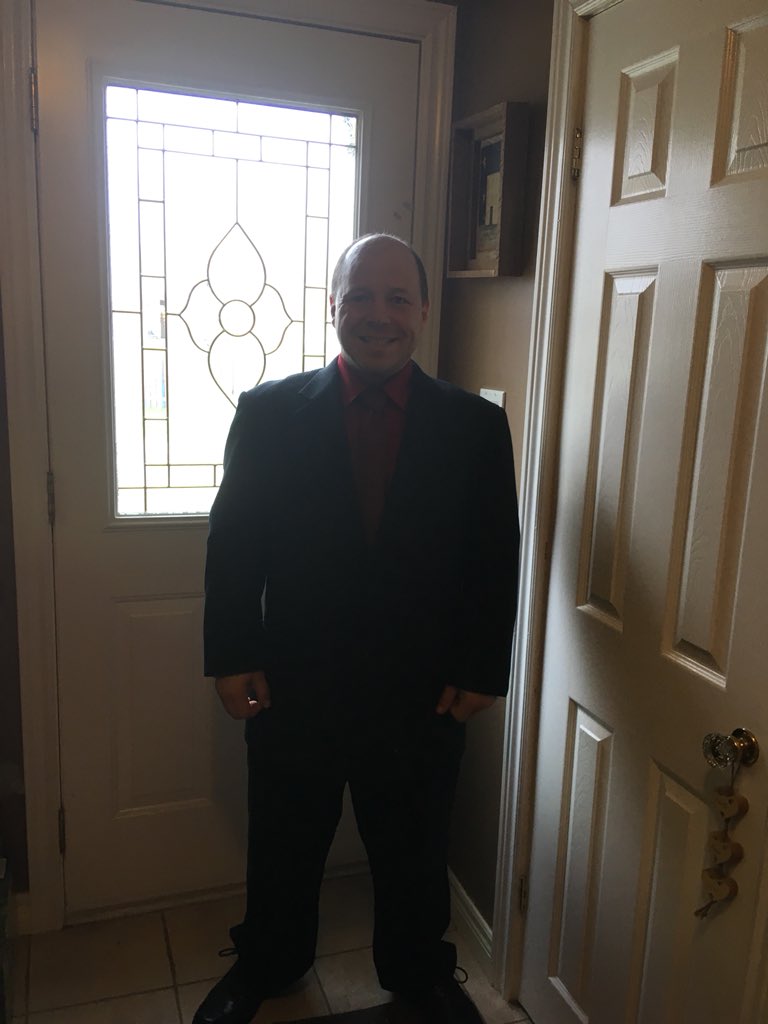 CasinoKevin1979's tweet photo. Ready for a great day/night at my friends wedding.
#StylinAndProfilin lol
We met at Boxing, and I have been her friend for 3 years.
#Boxing #BorderCityBoxingClub #Family #Friends #Teammates https://t.co/qtI07cTgIS