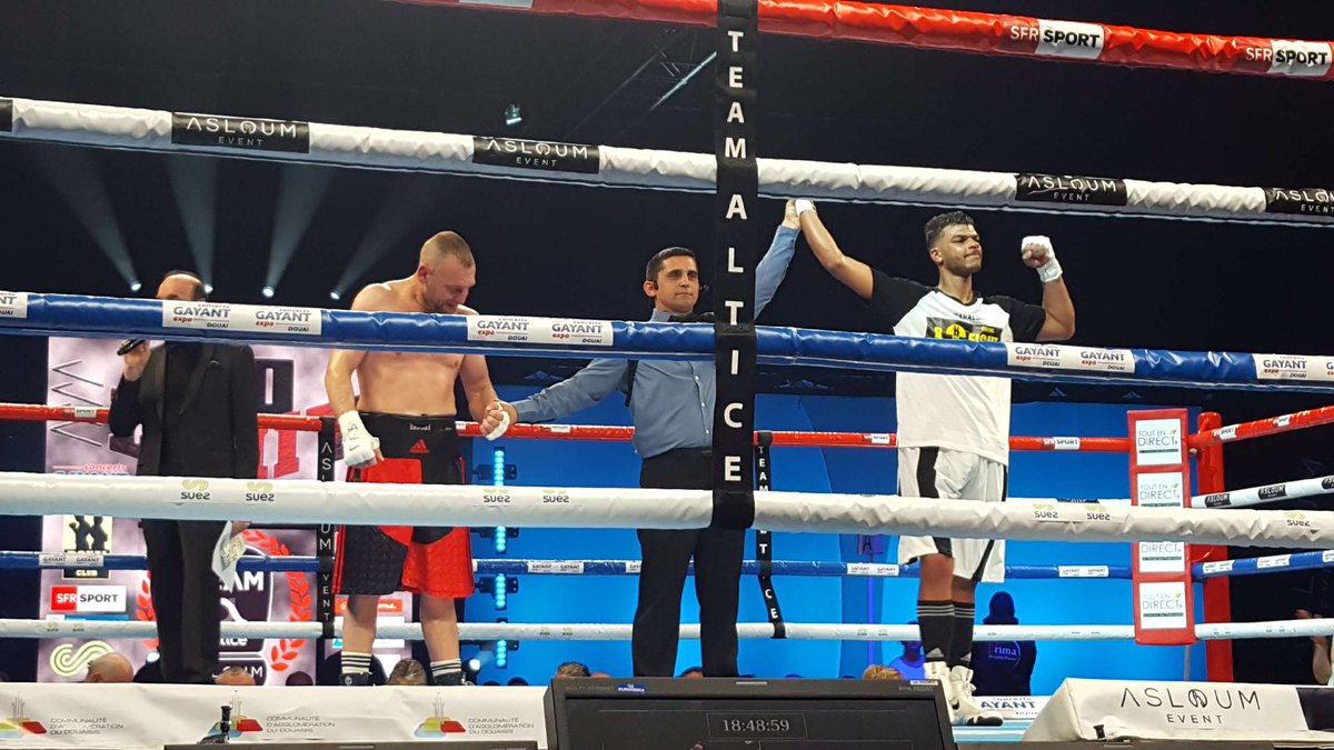 fBariseau's tweet photo. Belle ambiance, belle affluence @GayantExpo pour #asloumevent #Nomimit : 1er combat gagné par @Leopaez7 du Boxing club de Douai En attendant le choc des champions avec #bauderlique pour le titre de champion de France ! @FNihous @hautsdefrance https://t.co/RhOvdvektR