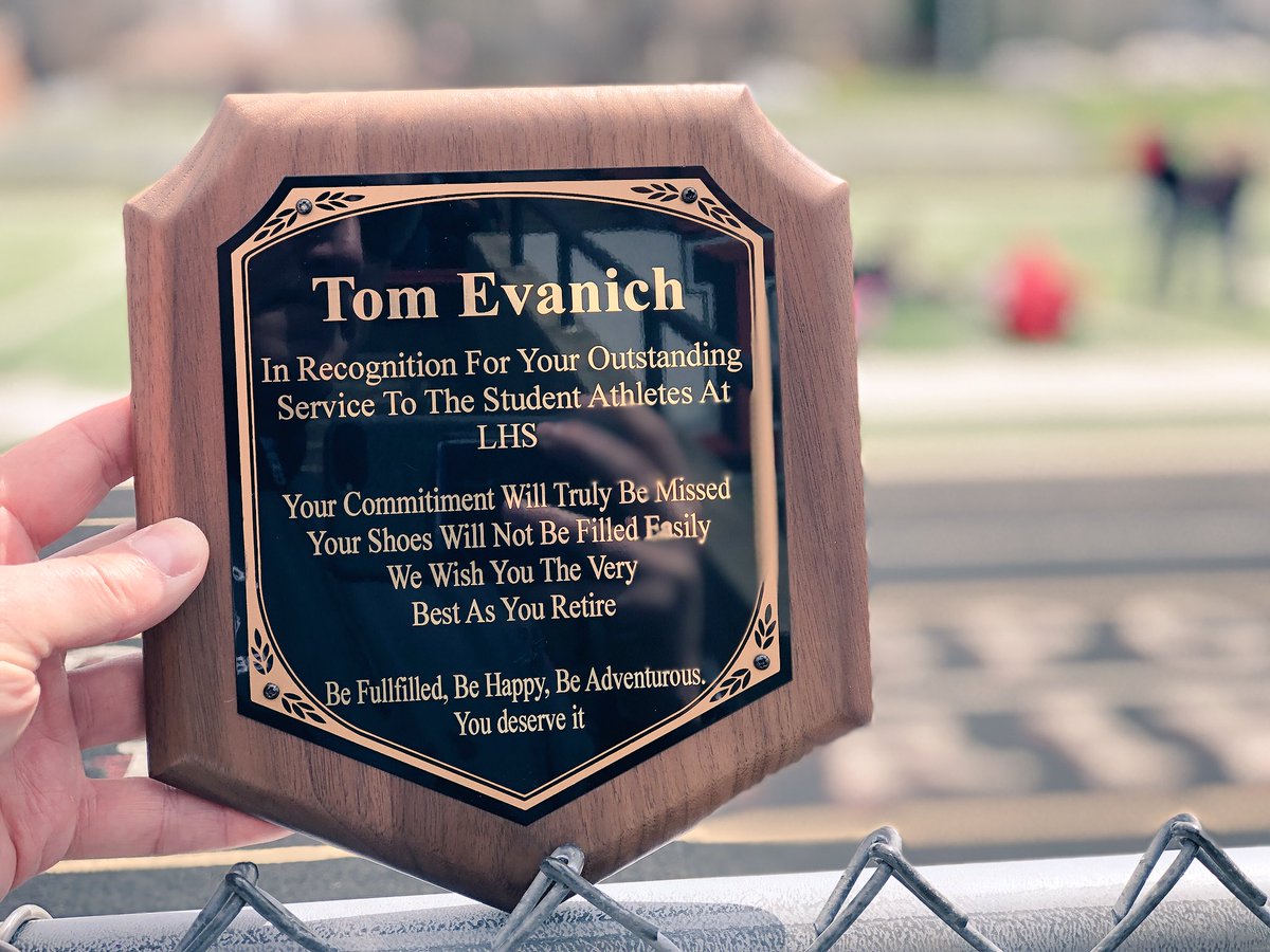 BerriesAlumni's tweet photo. Thank you Trainer Tom for your 27 years serving our student-athletes, coaches, school community...We greatly appreciate all you have done for Berry Nation! #AlwaysABerry https://t.co/Xu1SH6Z9gg