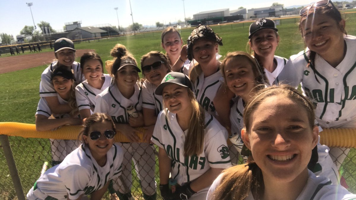 cchssoftball1's tweet photo. Come support the seniors today against Lowry @ 11&amp;1 ⚾️💚 #livetweet https://t.co/LjEDAo5K1j