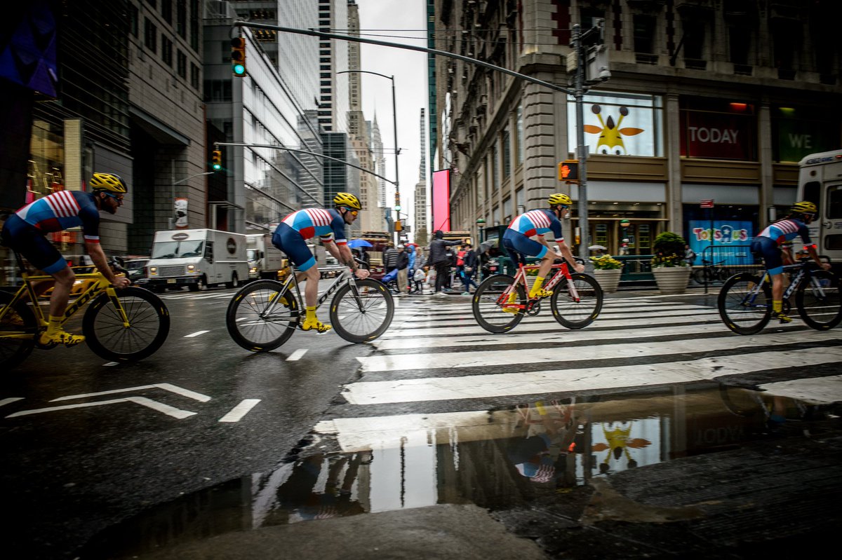 lookcycle's tweet photo. #TeamLOOKCriterium is ready to rock @Redhookcrit #Brooklyn with the #875Madison
📸 @drewkaplanphotopraphy https://t.co/uBzis0m5b4