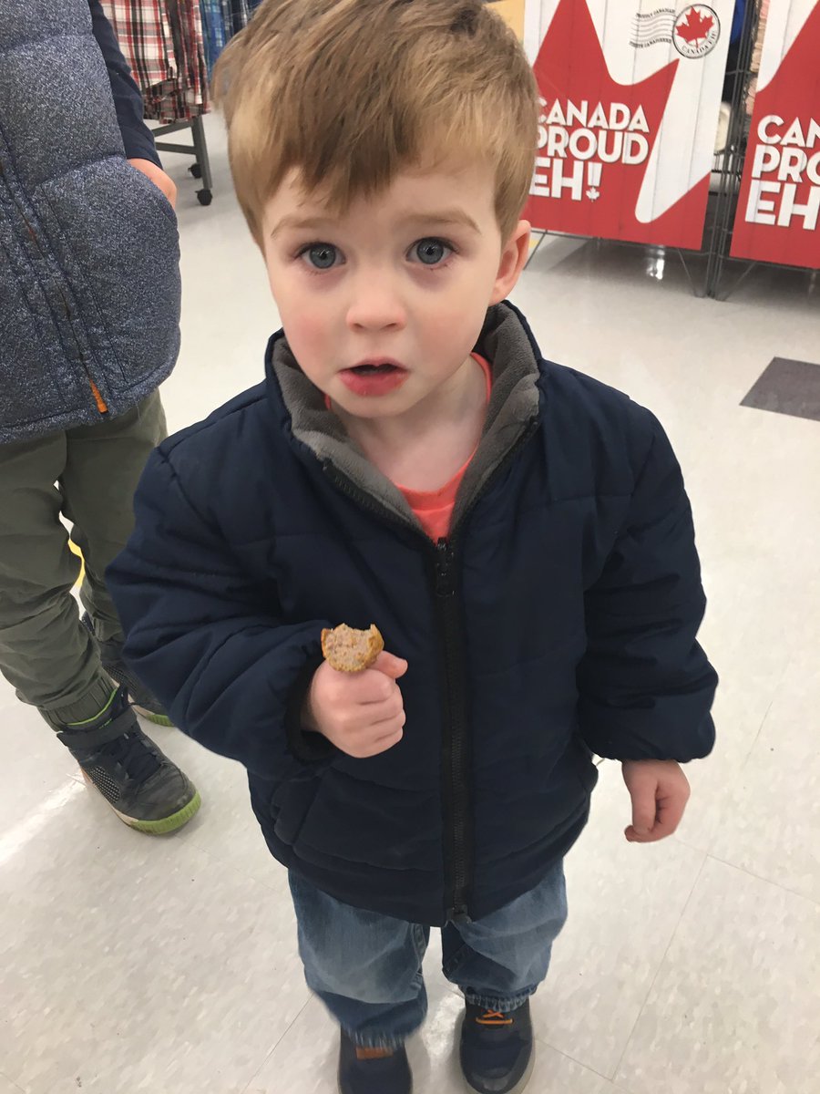 Ali_Scarlett's tweet photo. That's the face of a kid who fell asleep in the car and woke up inside the new GT in #renfrew meatball sampling on point!! #giantvalue #newtigerintown @GTboutique https://t.co/pkwU6oDg3u