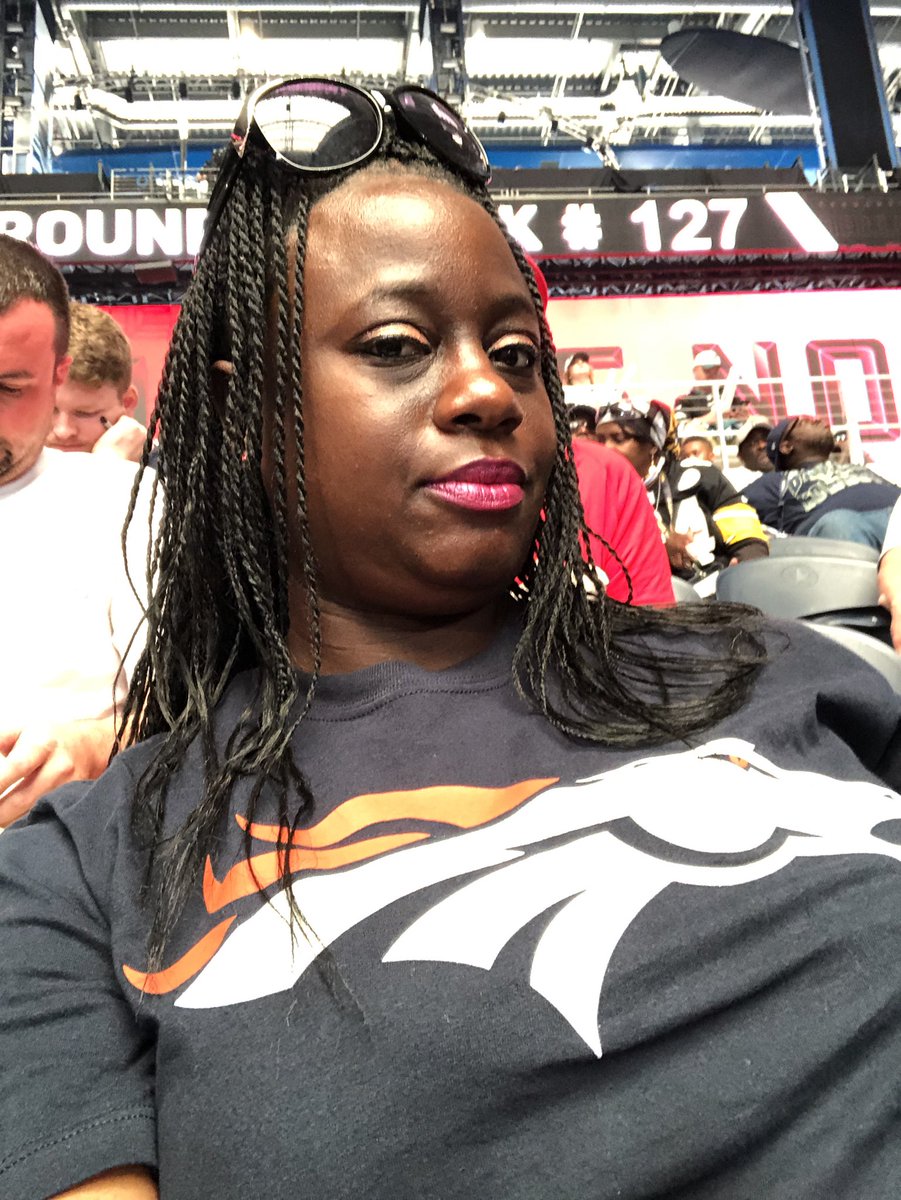 Ladylejon's tweet photo. #NFLDraftesp2018 https://t.co/IfXKdvcGIM