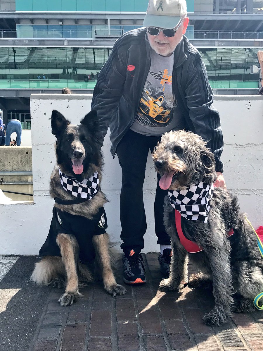 FastCarsin317's tweet photo. Winners!! (One of them did poop put we picked it up) #MuttStrut2018 https://t.co/cPPiIrX2XQ