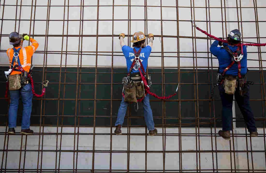 CNMsuncats's tweet photo. Community college is the way to earn a great living.

#PathUp #CNM #Trades #EarnMore #TwoYearDegree #AffordableCollege

h/t to @NPR >> https://t.co/HBkYsh09Vr https://t.co/OvFVGtRM0v