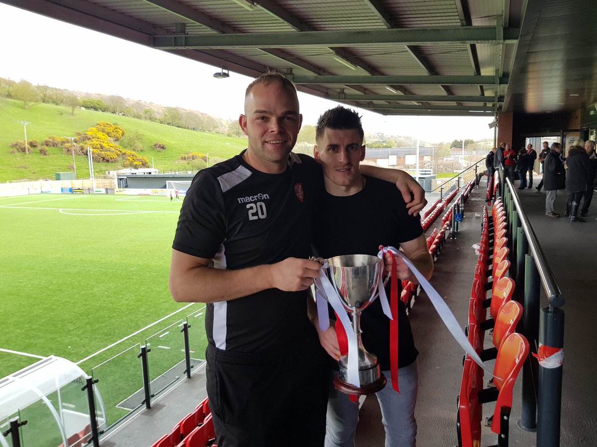 📸 @JimmyBeadle21 and <a href="/coulo_11/">michael coulson</a> with the Runners-up Trophy 🏆 #OneOfOurOwn #safclive
