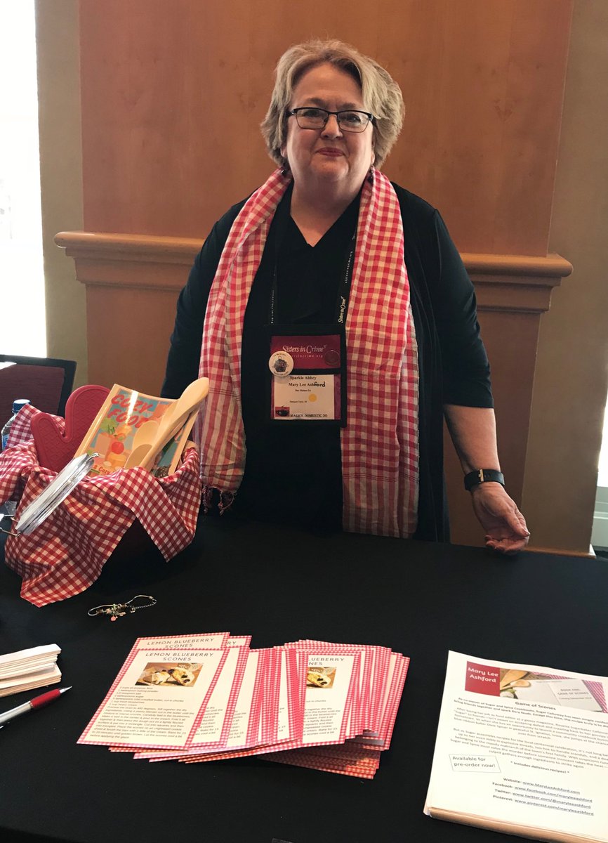 maryleeashford's tweet photo. #Kensington signing at #MaliceDomestic #mysteryfun https://t.co/SElDd3E8Kv