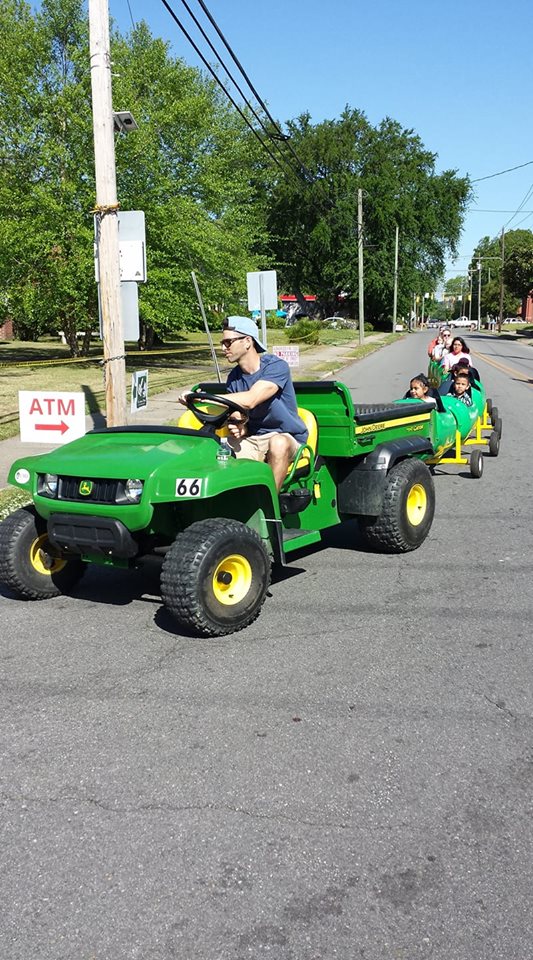 hazelwiggins's tweet photo. Josh Phillips at the Pickle Festival https://t.co/RX2VvmK59X