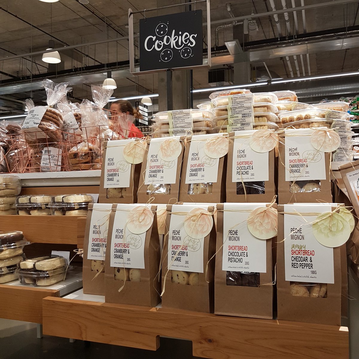PecheMignon_'s tweet photo. At the beautiful new @WholeFoods in #northvancouver. https://t.co/6WLcL5LmOs