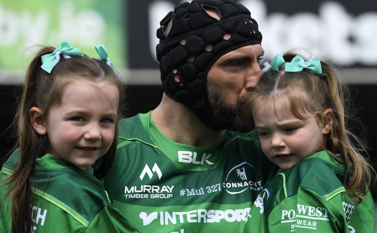 TheSharpe_Irl's tweet photo. The perfect end to a great game seen #JohnMuldoon land a try and kick a  #conversion over the bar to finish his 15 year journey with  @connachtrugby 
in the green. Congratulations on a fantastic career Mul, you will be missed by many! 🧔🙌🏉🏉 #ThanksMul #CONvLEI #rugbyfamily https://t.co/CnPg4Pja3G