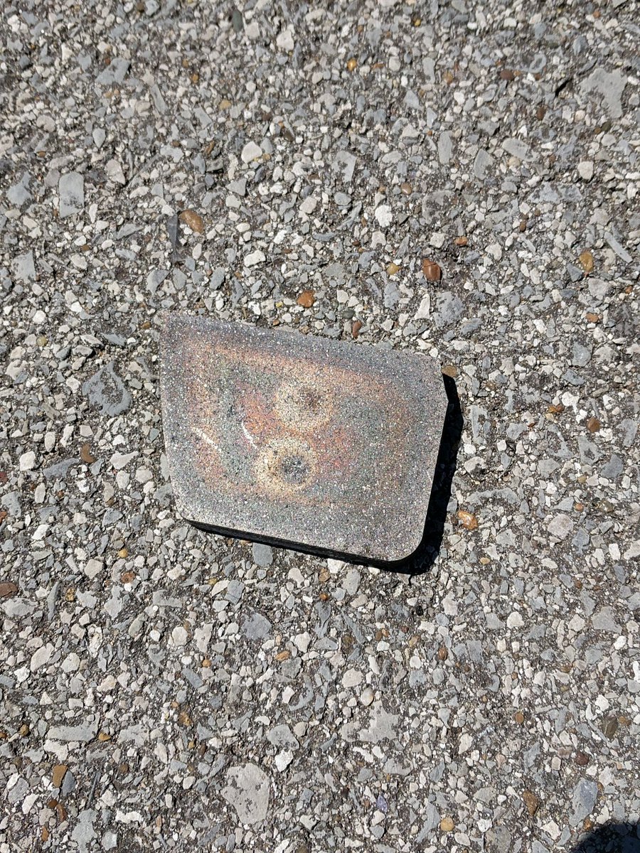 KeithLoveday's tweet photo. @RacingBrakeUsa uhhhh your PD1395-41 pads just delaminated after bedin and 1 session.... https://t.co/2fOwt3ldJh