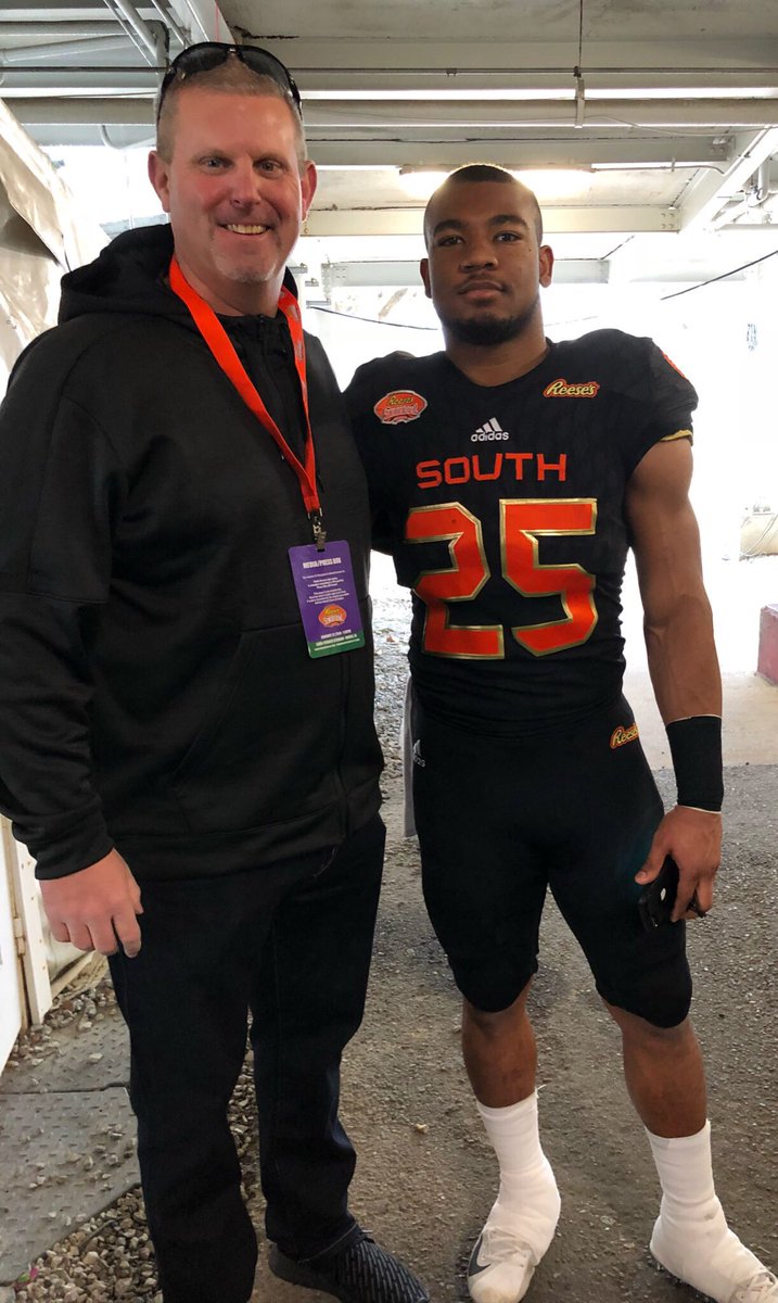 BartSessions's tweet photo. Fired up for my man @ItoSmith taken in the fourth round by the Falcons!!! #THEJUDGE #NFLDraftesp2018 https://t.co/Z3hq7jO9sr
