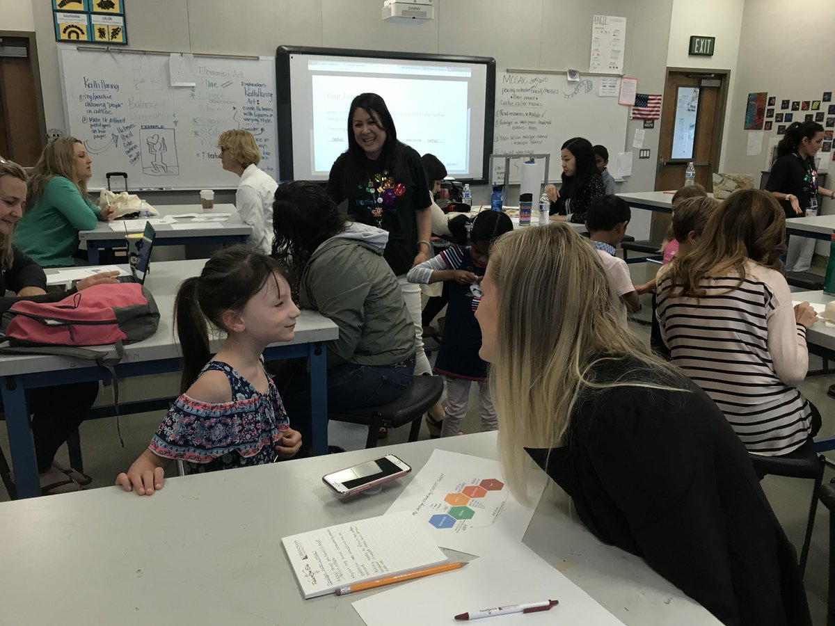 mindyahrens1's tweet photo. Learning from littles @FutureNOWedu @Design39Campus @PaulaCotton_ @mrscorcoran39 #futurenowedu https://t.co/G6poJEX45t