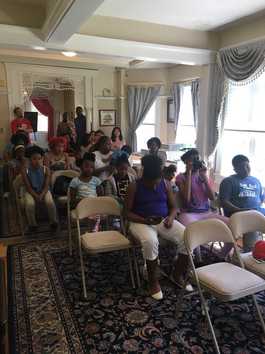 NewsomeHouse's tweet photo. Sousteast CARE Coalition at the Newsome House for Arbor Day to show the PBS documentary by Student Reporting Labs #pbs #communityoutreach #activism #arborday #environment #newsomehouse #youthactivism #NewportNews https://t.co/TO4cbbMQcu