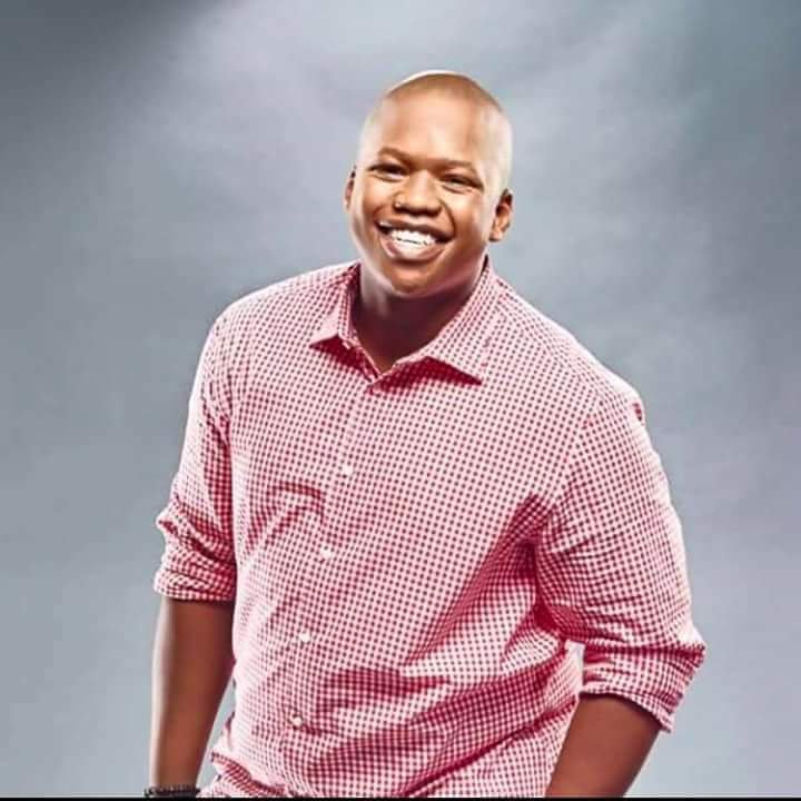 PhilMphela's tweet photo. NEWS: Actor Thobani Mseleni also has reportedly died from the accident that took Akhumzi Jezile and 3 other people. #RIPThobani #RIPAkhumzi https://t.co/O0INtSDjoG