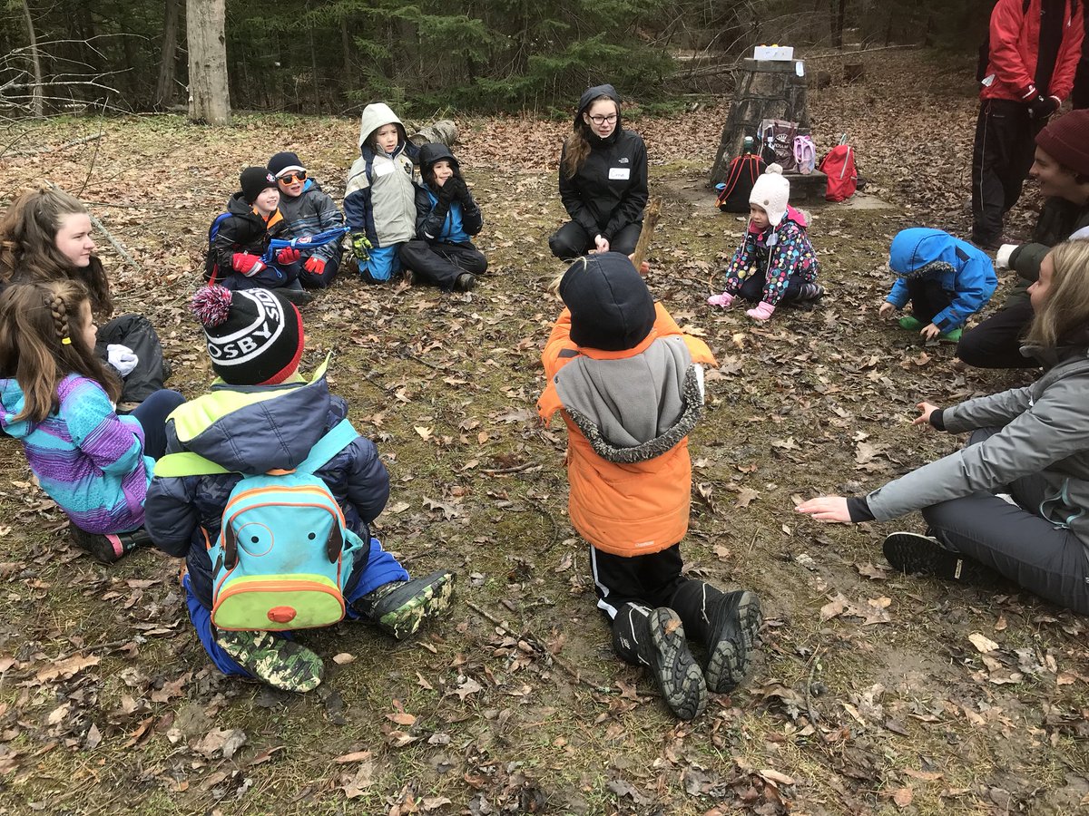PaulaMurphy39's tweet photo. Thank you to Nantyr Shores Enviroventure class for your leadership today with our young learners at Singing in the Rain!@SCDSB_Schools #getoutside https://t.co/ZM3SGZyucA