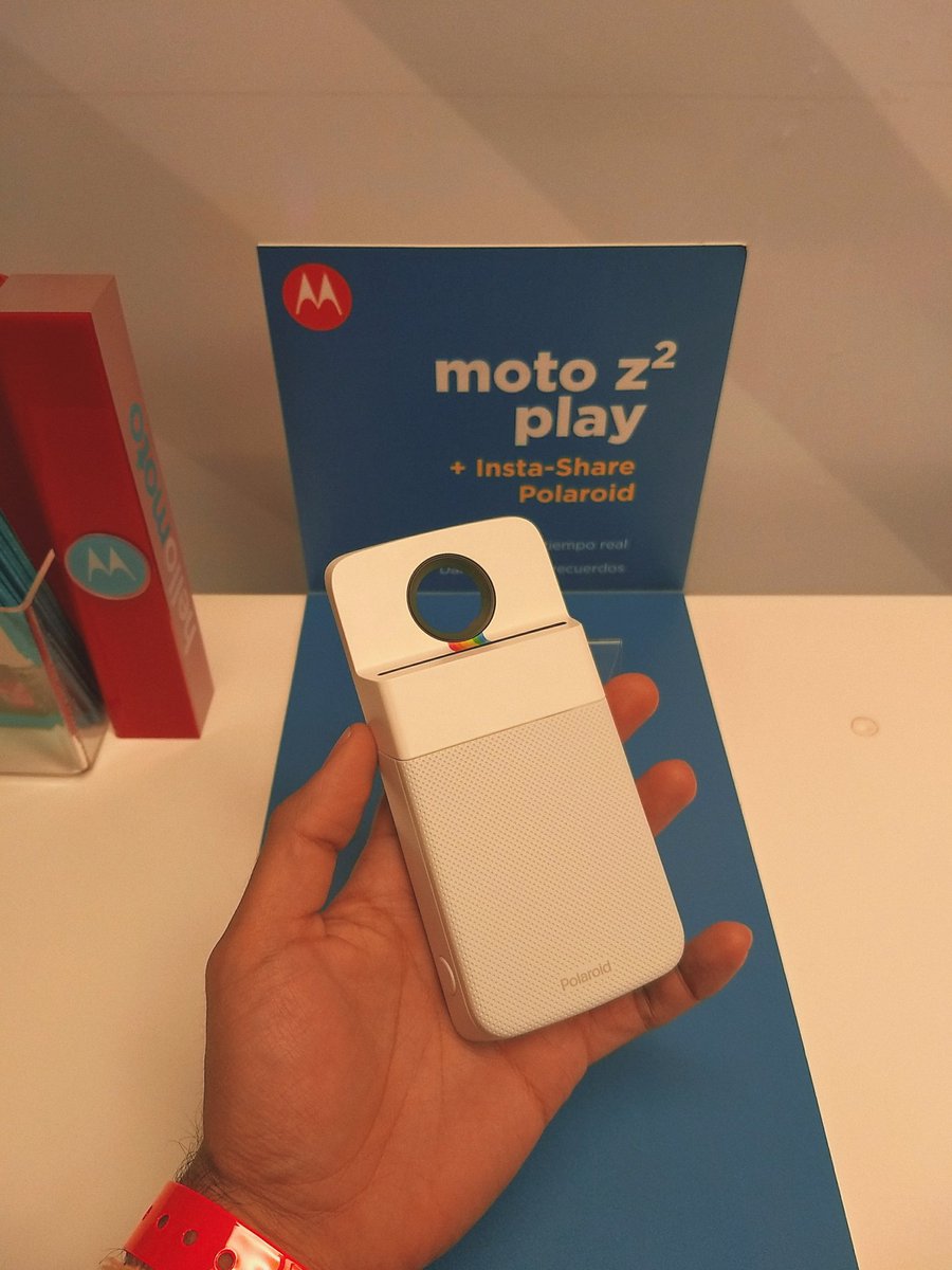 motorola_AR's tweet photo. Seguimos en @campuspartyar Buscanos y reconectate con la innovación. #HelloCampus #HelloBaires #CPAR2 https://t.co/a0EwyGkSvW