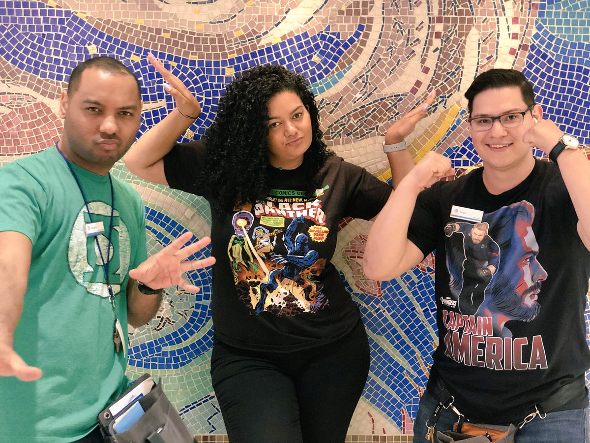 kiosk305's tweet image. 🚨Superhero Saturday in full affect at the Aventura Kiosk🚨#SuperHeroTakeovER #OneFLA #WorldDomimation @JayleneM_ @efrenfavela @CristySwink