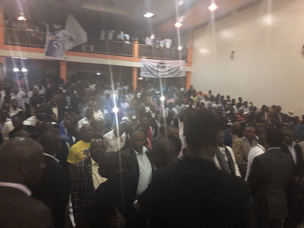 moise_katumbi's tweet photo. Merci ! Aksanti sana aux délégations de Congolais de Goma, Bukavu, Beni, Butembo, Uvira, du Rwanda, du Burundi &amp; de l’Ouganda venus si nombreux me rencontrer ! 
Pamoja tuta wina ! https://t.co/w3QsL3F4ba