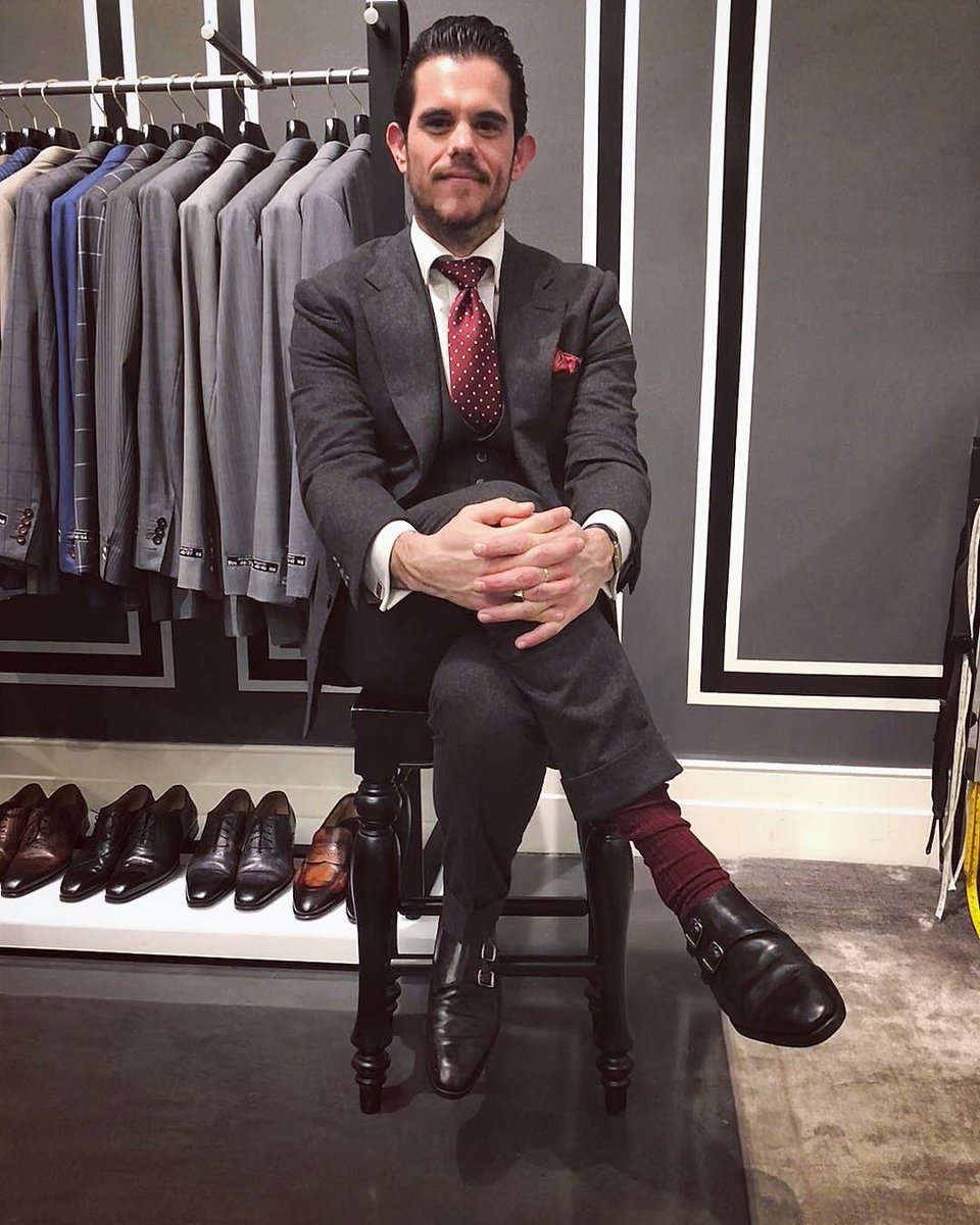 DormeuilUSA's tweet photo. Mr. Burgundy @MABespoke #GentlemenWelcome #MABmen #NewYork #bespoke #style #tailored in #luxury #cloth ✂️ https://t.co/S4WeCOT0Zd