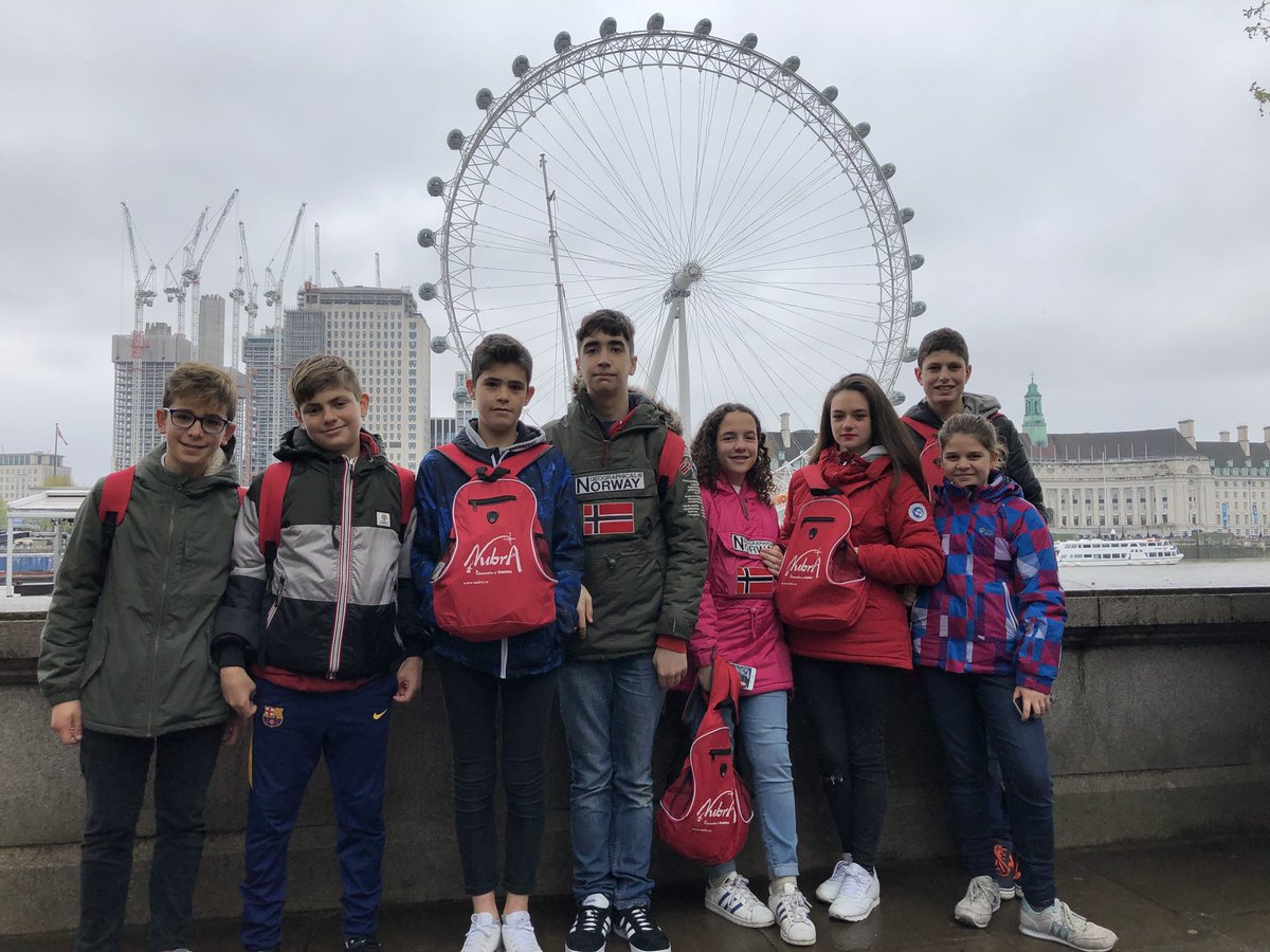 VReinaGijon's tweet photo. Day trip to London!! Mucha caminata para intentar ver la mayor cantidad posible de puntos de interés en el tiempo disponible. Gran experiencia en Londres!!! #London #Londres #VR #VRontour #ponteencamino https://t.co/6DhSVhqwJq