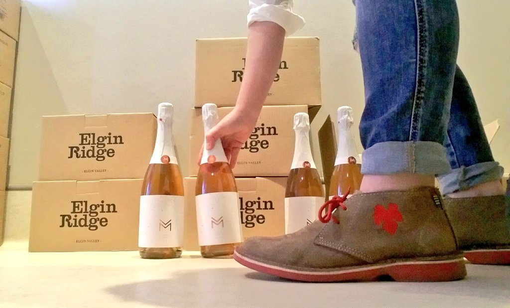 BruwerInge's tweet photo. Enjoying every moment at the @ElginCoolWine @ElginRidgeWines with the Pinotage @Veldskoenshoes - great people and great wine 🍷 @ElsenburgWine https://t.co/VSRHO2gr4k