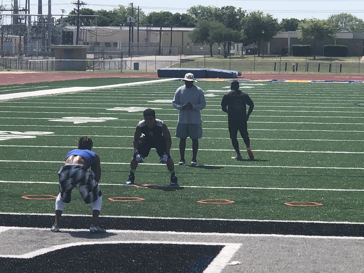 The_SavageSeth's tweet image. Saturday session with @Bbetterskillz @BKYLESaTXShado6 #workhardbbetter