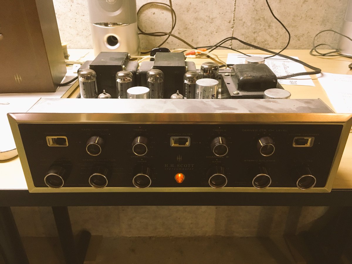 jakedata's tweet photo. The H.H. Scott Stereomaster has joined my Fisher 800c in the listening room. Sounds nice but a tiny bit muddy compared to the Fisher. It’s all original and needs a recap. Whoever built this kit did a beautiful job way back when. https://t.co/Qk4LYHGnwb
