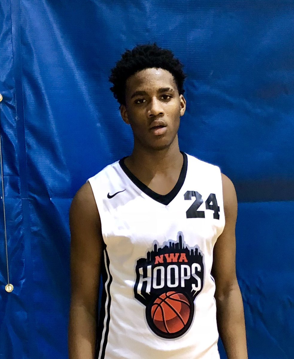6’2 GC BJ Smith was electric with 26 points for NWA Hoops (IN)