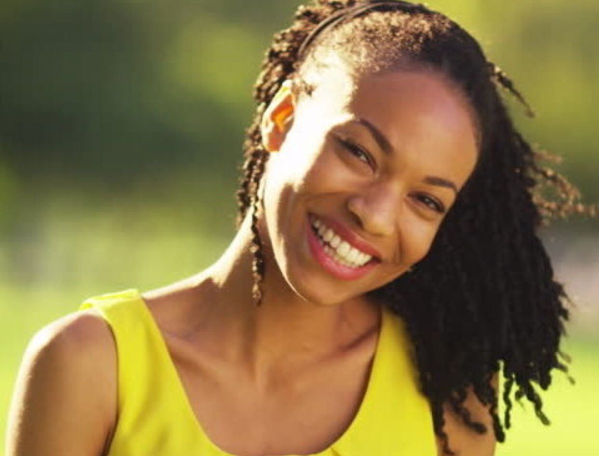 xonecole's tweet photo. I spoke positively to myself for 30 days and this is what happened https://t.co/6trMTxovk8 https://t.co/8CacCxcmVT
