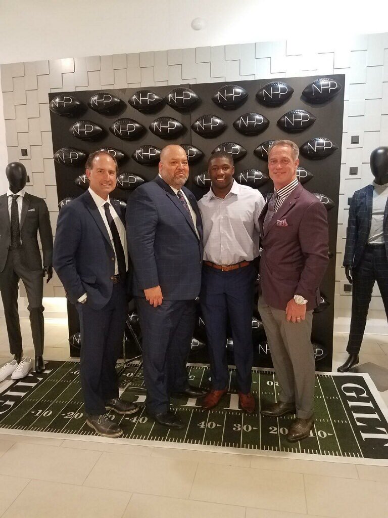 DarylJohnston's tweet photo. Congratulations to @RoquanSmith1, @ItsMarcell and @Senseispunk on being drafted this weekend. Now the hard work begins. Wishing you all the best pursuing your dreams. Thanks for joining us to launch #NewHighPerformance @CoastalAdvisors @SaksOFF5TH @ChicagoBears @RAIDERS @49ers https://t.co/VImMsDT4nD