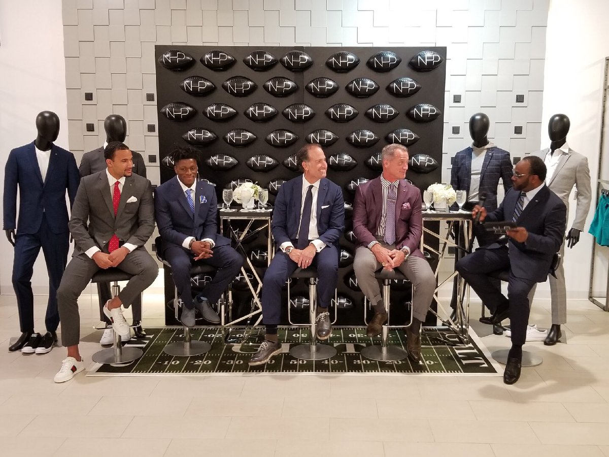 DarylJohnston's tweet photo. Congratulations to @RoquanSmith1, @ItsMarcell and @Senseispunk on being drafted this weekend. Now the hard work begins. Wishing you all the best pursuing your dreams. Thanks for joining us to launch #NewHighPerformance @CoastalAdvisors @SaksOFF5TH @ChicagoBears @RAIDERS @49ers https://t.co/VImMsDT4nD