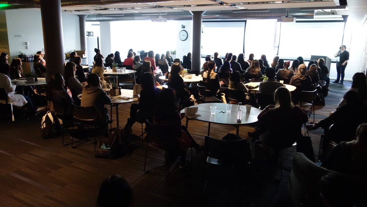 WWCodesandiego's tweet image. Full house for @WWCodesandiego&apos;s director @LesliePajuelo !! We have never heard so much laughter at a tech talk! #DoLess #WalmartLabs #WWCode #WWCodeSanDiego