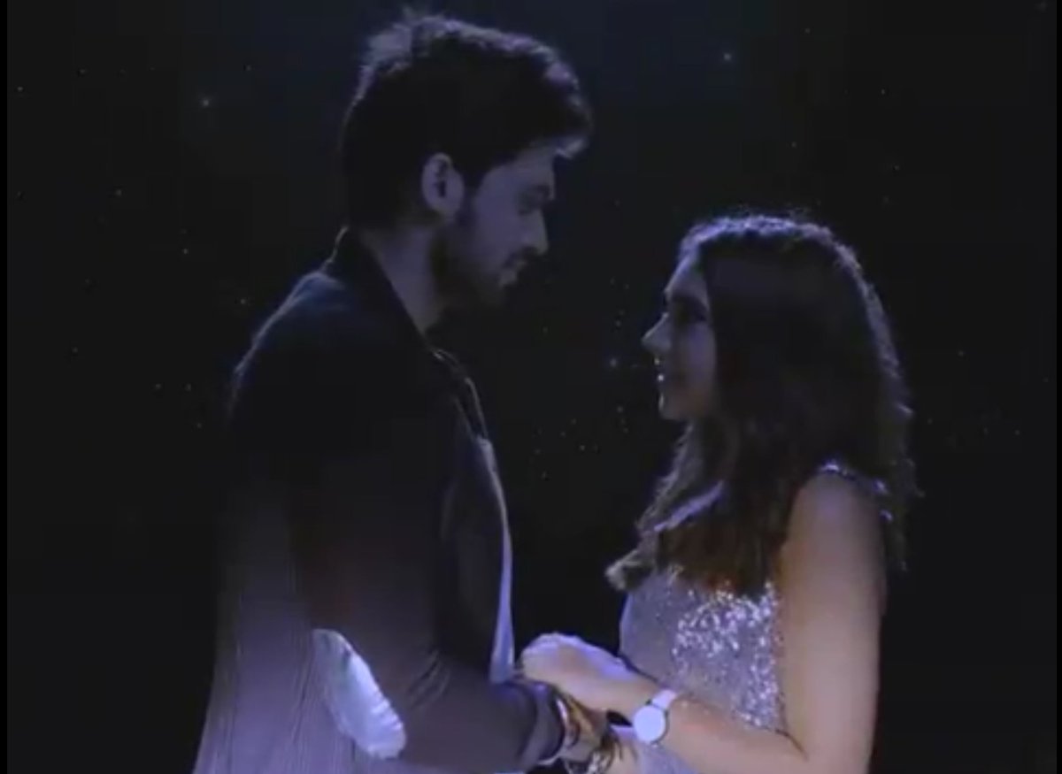 Mirzasophia2's tweet photo. How much I missed their eye lock
#MaNanIsBack
#KYYOnVoot
@LaghateParth @niti_taylor
@justvoot https://t.co/ZrM9B2tHi2