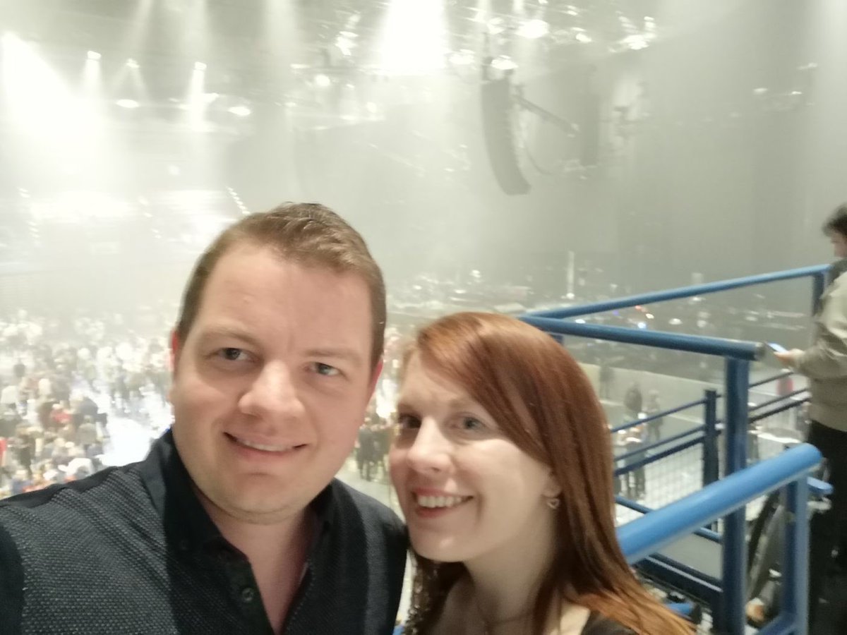 hanniehaha's tweet photo. Fantastic time in Birmingham last night seeing @Manics for the first time. Loved their music for so long, and really rate the new songs #RIFLive https://t.co/P1u1mmL5Ql