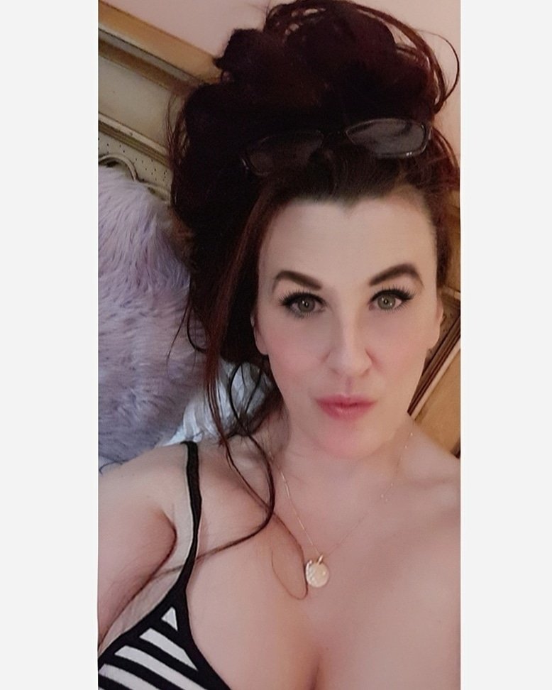 arlynmcc1's tweet photo. Saturday night ..#movesinbed https://t.co/Ld750oXRoT