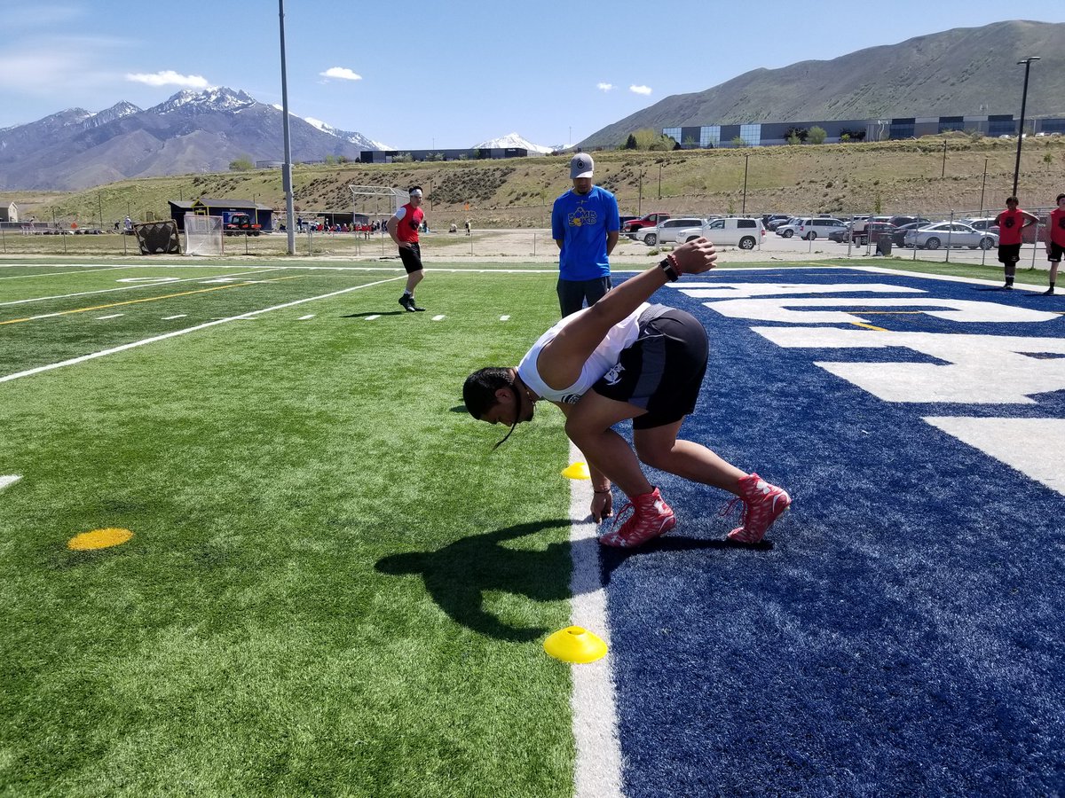 BlueGreyFB's tweet photo. As expected, @TreOfa from @LevelUpElites instructed at today's #BlueGreyFootball All-American Combine (Utah Regional). https://t.co/Pq1G3zutAa