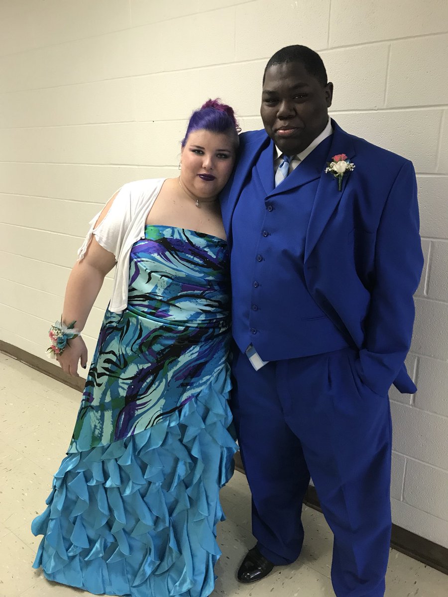 socjust_fighter's tweet photo. Weโre ready to boogie! ๐๐ป #rhsprom2018 https://t.co/xKtK1Q2puW