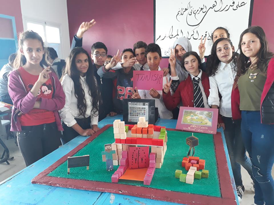 RezguiWided's tweet photo. @AnthonySalcito السلام عليك . اقدم لك لعبة 
crafting without computer
https://t.co/cbG6gwYSyw https://t.co/y4ghRRUlWE