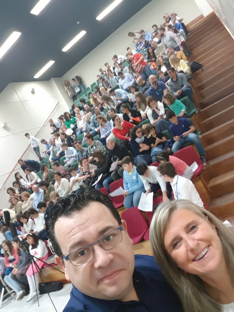 PacoRivero_'s tweet photo. ¡Una pasada! Hoy en #Sevilla presentando @CampusPromete de la mano de la gran #TeresaFernándezReyes de @CentroCadis y su ¡equipazo! Y además compartiendo con personas como mi querido #ManuelLuque tan importantes para mi en mi en este nuevo camino que inicié hace ya 10 años 😎 https://t.co/0d2TBsut0S